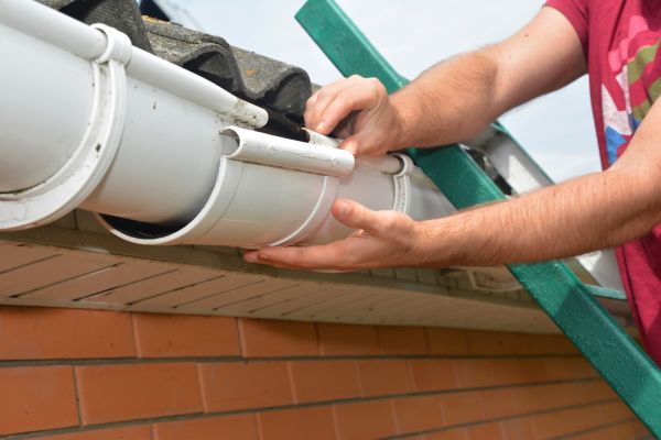 Cost of Large Gutter Repair in Richland